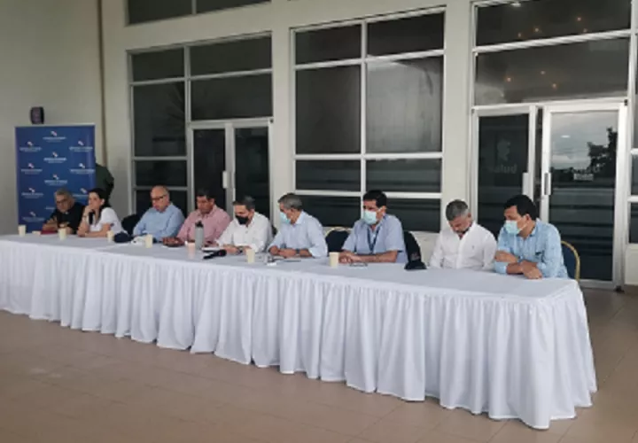 El presidente Laurentino Cortizo Cohen asistió en compañía de ministros y autoridades locales. Foto: Thays Domínguez