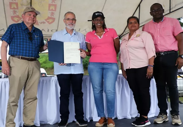 El alcalde José Luis Fábrega dijo que existe la posibilidad de  hacer adendas para ampliar estas obras. Foto: MP