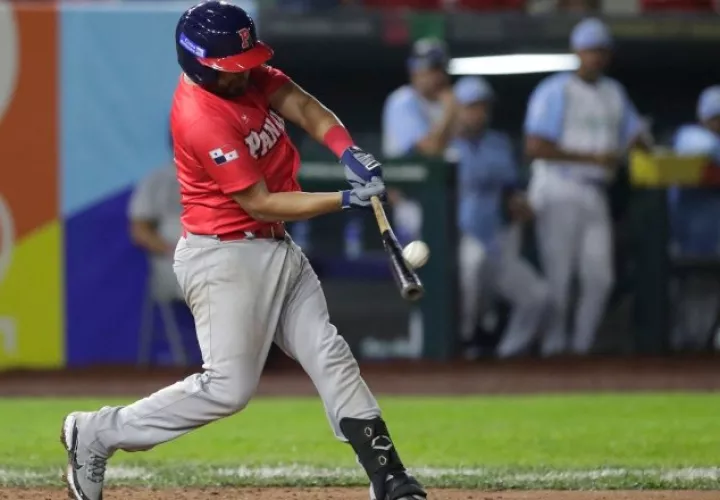 Panamá enfrenta a Brasil  en el estadio Rod Carew. Foto: EFE