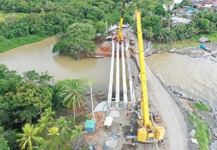 Igualmente se beneficiarán con el puente, los visitantes que vienen a realizar turismo. Foto: Diomedes Sánchez 