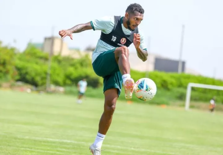 Alberto 'Negrito' Quintero en los entrenamientos de Universitarios. Foto: Twitter