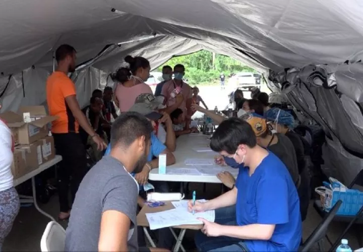Cientos de migrantes permanecen en albergue instalado por la Misión Diplomática Venezolana. Foto: Cortesía