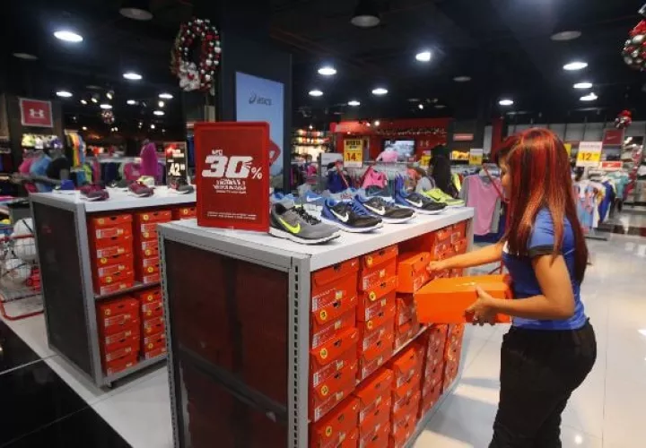 Fiestas de fin de año impulsan contrataciones en el sector comercio y servicio. Foto: Ilustrativa