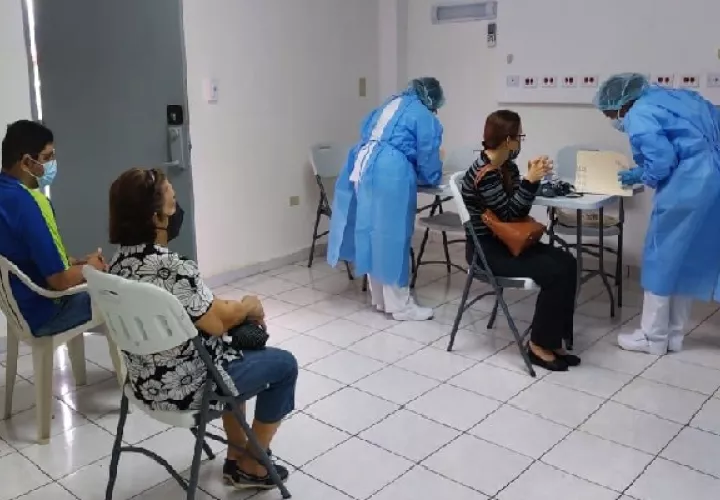 En las últimas dos semanas se ha registrado un aumento de caos de covid-19 del 2% al 7% situación que conlleva a que los equipos de salud se activen. Foto. José Vásquez