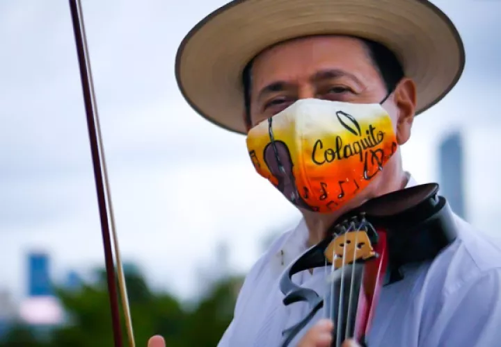 Colaquito Cortez aseguró que el violín es prácticamente nuevo. Foto: Archivo