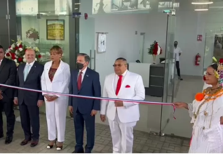 El presidente de la república inuaguró las nuevas instalaciones de la Administración dela Zona Libre de Colón. Foto. Diomedes Sánchez