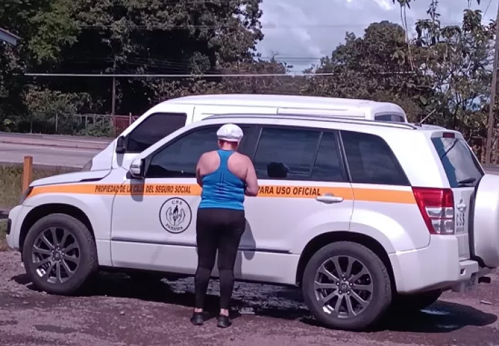 Se desconoce con que finalidad la mujer utilizaba el vehículo propiedad del Estado y si era funcionaria. Foto: Redes Sociales Crítica