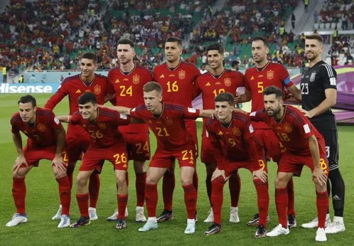 La selección de España posa antes del partido ante Costa Rica. EFE
