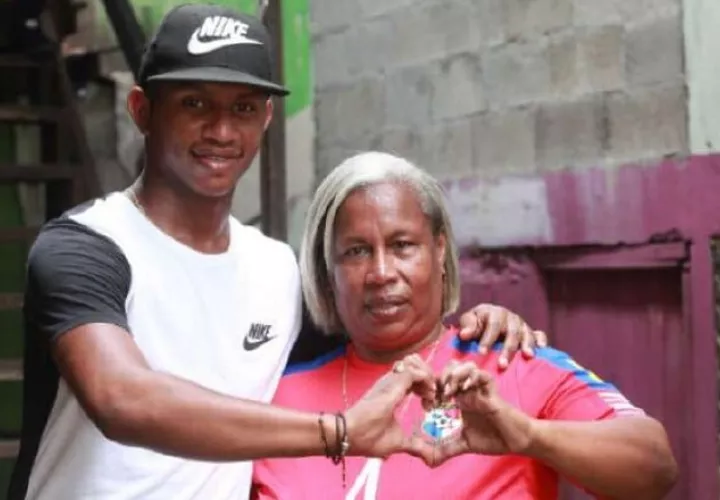 Fidel Escobar dedicó el título a su fallecida madre. Foto: Epasa
