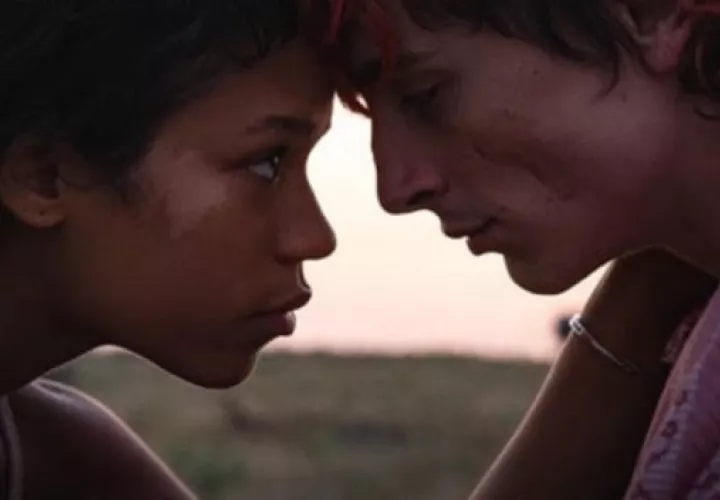 'Hasta los huesos' es protagonizada por Taylor Russell. Foto: Youtube