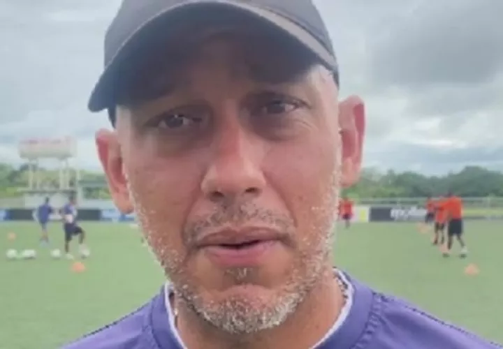 Julio Infante, técnico de Universitario. Foto: LPF