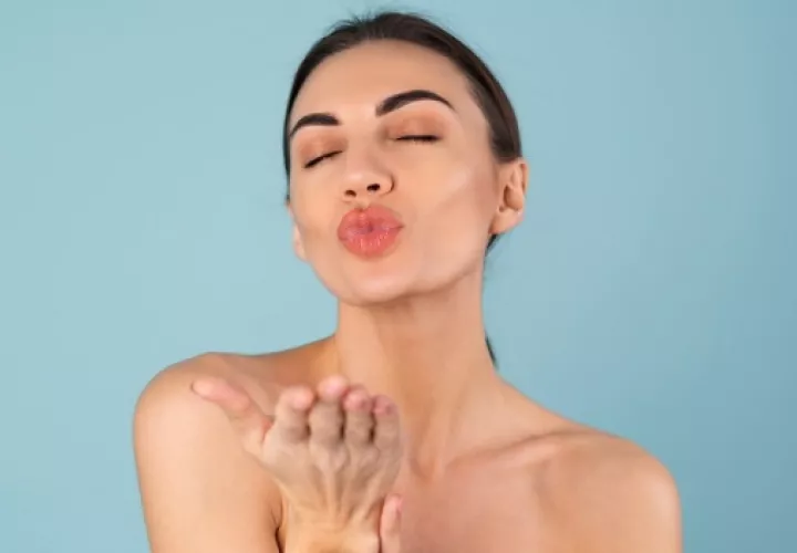 Tanto en altas como en bajas temperaturas los labios tienden a deshidratarse. Foto: Ilustrativa / Freepik