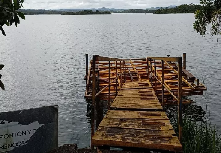 Si el muelle se repara, los turistas extranjeros o nacionales pueden estar en Escobal, Vino Tinto o Cuipo en menos de 30 minutos. Foto. Eric Montenegro