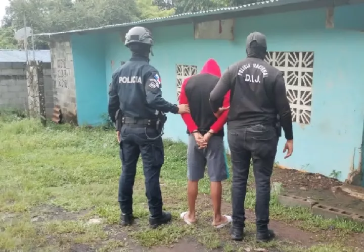 Las detenciones se lograron durante una serie de allanamientos en La Chorrera y Capira. Foto. Eric Montenegro