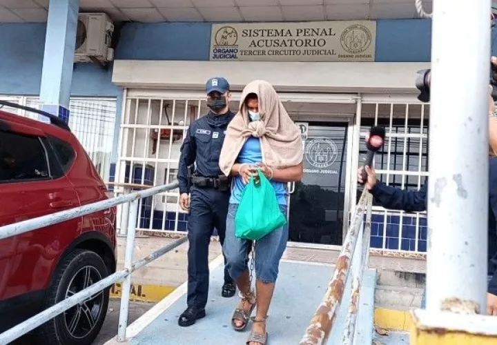 La madrugada del 7 de febrero de 2021, Oliver Delgado, quien laboraba dentro de Policía Nacional, le propinó varias heridas a su pareja. Foto. Eric Montenegro