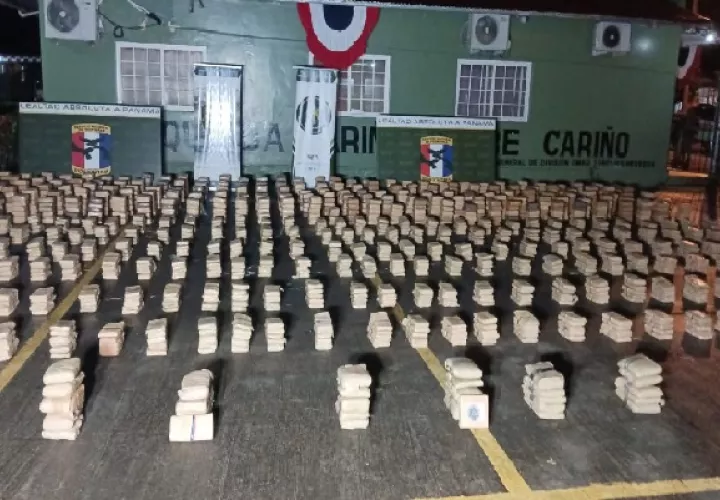 Se confirmó que tres extranjeros que viajaban en la embarcación como tripulantes fueron capturados. Foto. PGN