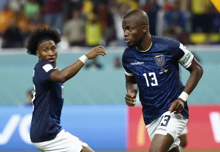 Enner Valencia (der.) anoto ante Países Bajos, lleva tres tantos en Qatar 2022. Foto: EFE