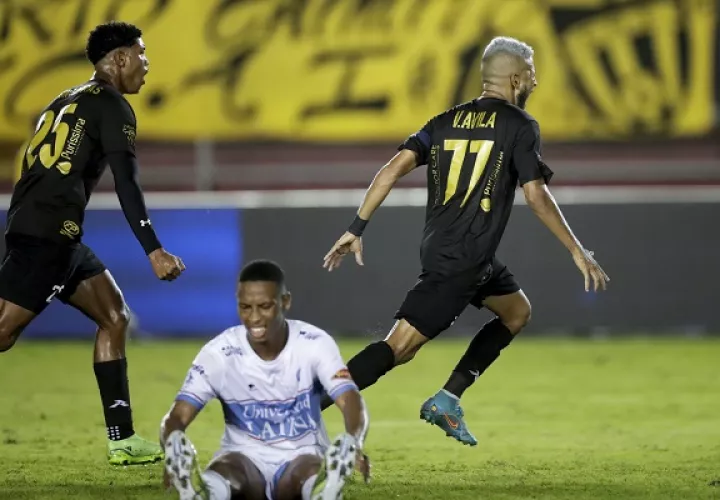 Víctor Ávila, anotó el gol del triunfo del equipo chorrerano. Foto: EFE