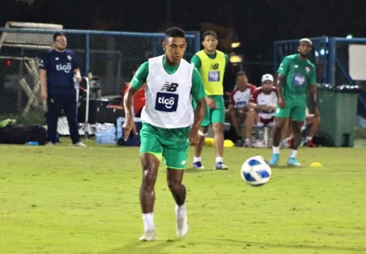 Yoel Bárcenas en los entrenamientos de Panamá. Foto: Fepafut