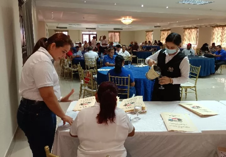 Los miembros de Anadepo han evaluado lo alcanzado en la primera mesa de diálogo y los acuerdos incumplidos. Foto. Archivo