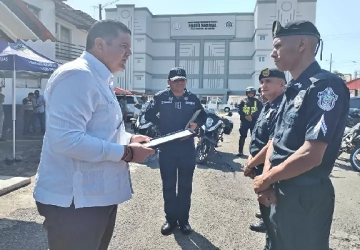 El acto protocolar para reconocer el trabajo de los uniformados se llevó a cabo en la sede policial de la costa atlántica. Foto. Proteger y Servir