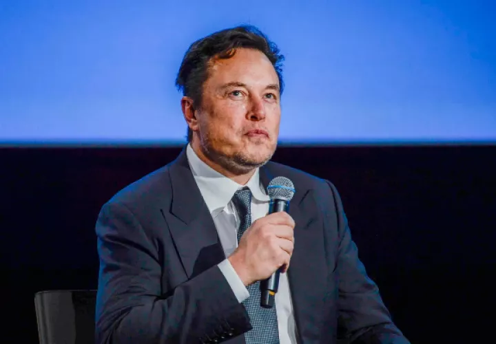 Elon Musk admitió el mes pasado que Twitter había visto una caída masiva de sus ingresos. Foto: Archivo / EFE