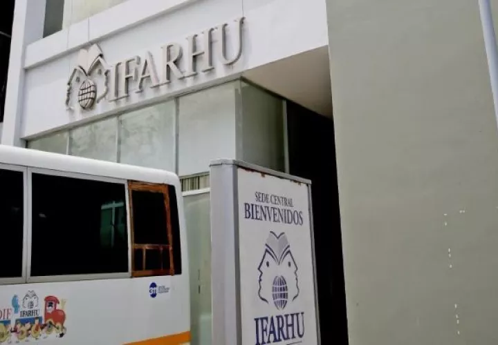 El pago también lo recibirán los estudiantes de los planteles particulares, cuyas calificaciones ya estén registradas en el sistema. Foto: Grupo Epasa