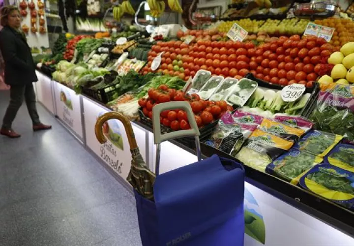 Mercado de alimentos en Madrid. EFE