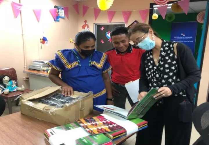 En Panamá se tienen 4,159 docentes que atienden la escolaridad de preescolar.