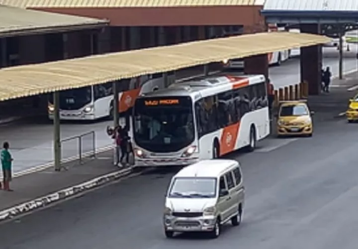La principal demanda de los metrobuses se registra a últimas horas de la tarde. Foto: Archivo