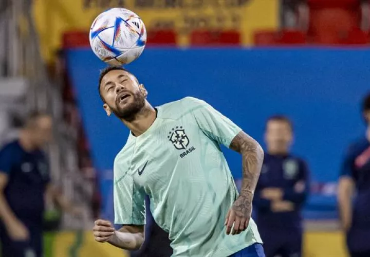 Neymar será titular hoy con Brasil. EFE