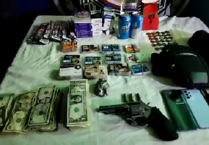 Durante este mes de diciembre la Policía Nacional ha reforzado la vigilancia en los centros comerciales y áreas residenciales. Foto. Eric Montenegro
