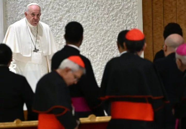 La posesividad causante del feminicidio, dice el papa Francisco. Foto: EFE