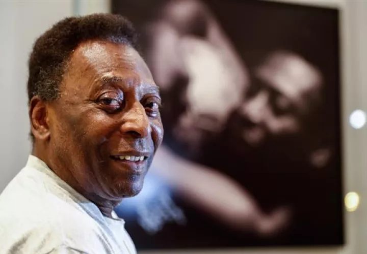 El exfutbolista brasileño Edson Arantes do Nascimento, Pelé, durante una entrevista con EFE, en la ciudad de Santos (Brasil). EFE