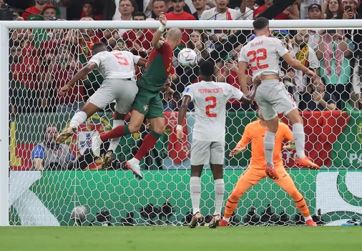 Pepe anotó el segundo gol de Portugal. Foto: EFE