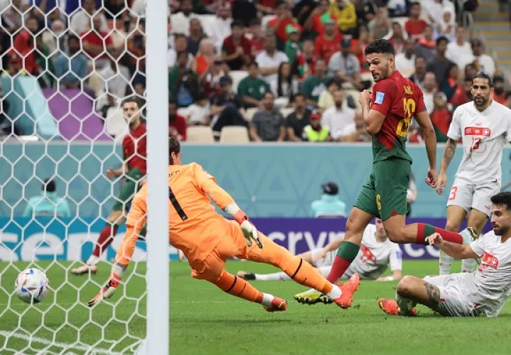 Goncalo Ramos anotó tres goles. Foto: EFE