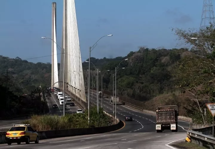 En 2010 uno los accesos del puente, del lado de Panamá, colapsó debido a las fuertes lluvias. Foto: Archivo