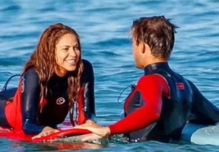 Shakira en una de sus clases de surf.  Foto: Cortesía