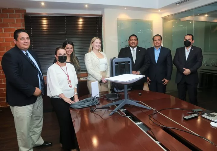 Con la tecnología se llevará Internet a las áreas de difícil acceso. Foto: AIG