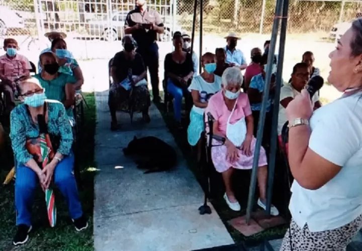 Itzela García, directora regional del Mides en Veraguas, dijo que se investigan estos casos. Foto: Melquiades Vásquez