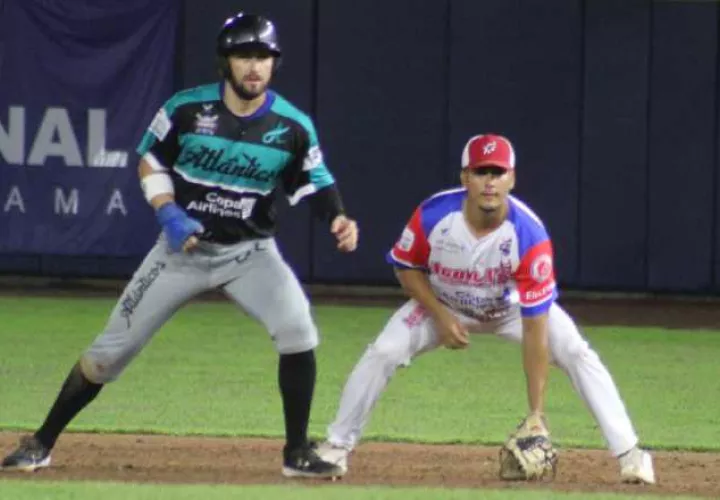 Atlánticos y Águilas metropolitanas, inician la serie semifinal de Probeis. Foto: Probeis