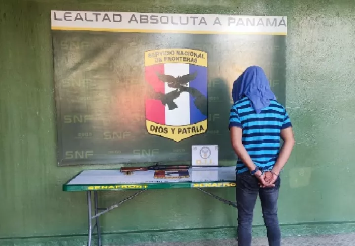 Se encontró un rifle calibre 22 con sus respectivas municiones. Foto. Senafront