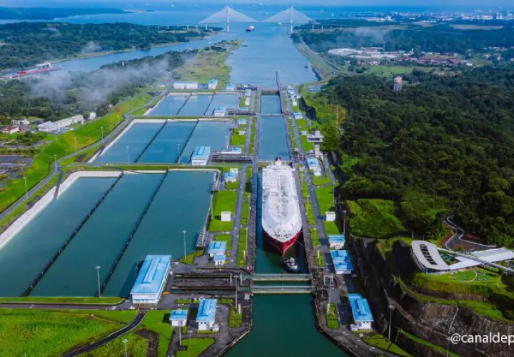 El Canal de Panamá es parte importante del comercio mundial. Archivo.