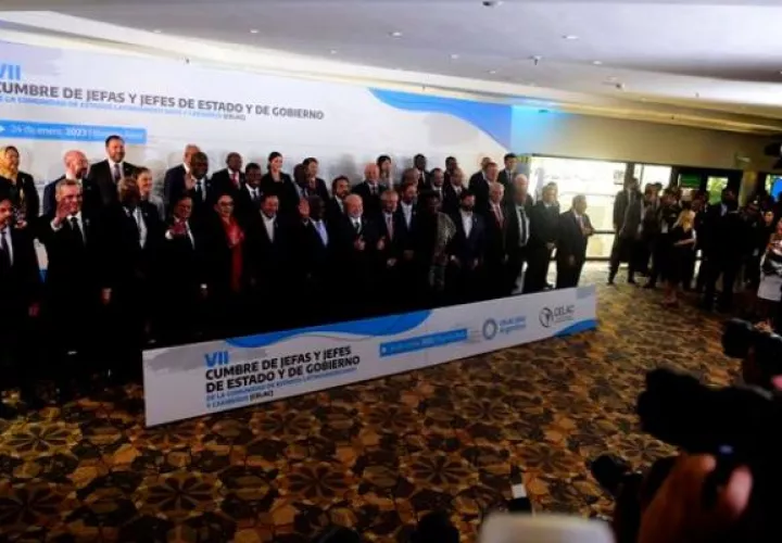 Los jefes y jefas de Estado partícipes de la VII Cumbre de la Comunidad de Estados Latinoamericanos y Caribeños (Celac). Foto: EFE