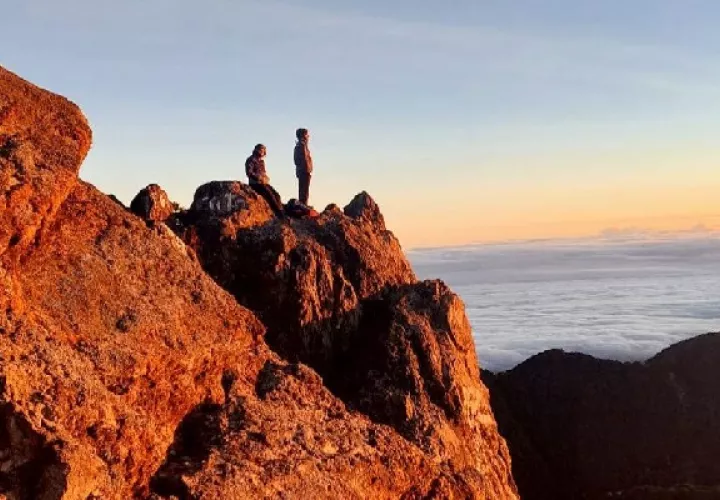 Uno de los principales destinos de montaña y senderismo, es la cima del volcán Barú en el Parque Nacional Volcán Barú (PNVB) y el Parque Internacional La Amistad (PILA); en las costas. Foto. Archivo