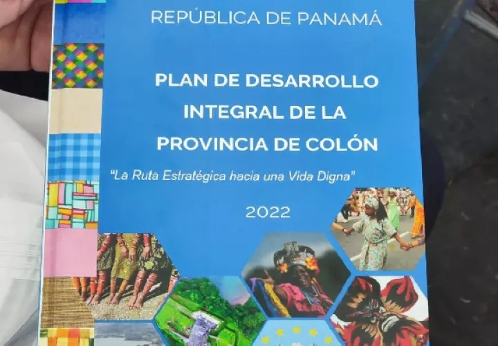 El dirigente Edgardo Voitier, de la Coalición de la Unidad por Colón (CUCO), precisó que este documento fue elaborado de manera participativa. Foto. Cortesía