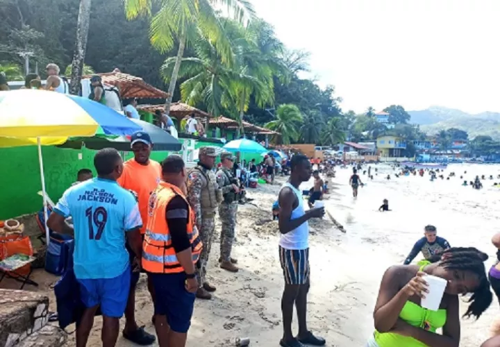 Playa La Angosta, la Guaira e Isla Grandey río Boquerón fueron muy concurridos. Foto: Diomedes Sánchez