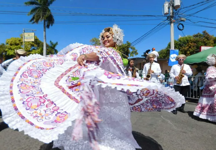 Desfile de las Mil Polleras. Foto: Archivo