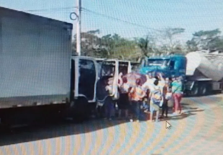 El cierre inició en la mañana y culminó cerca del mediodía. Foto: Diomedes Sánchez