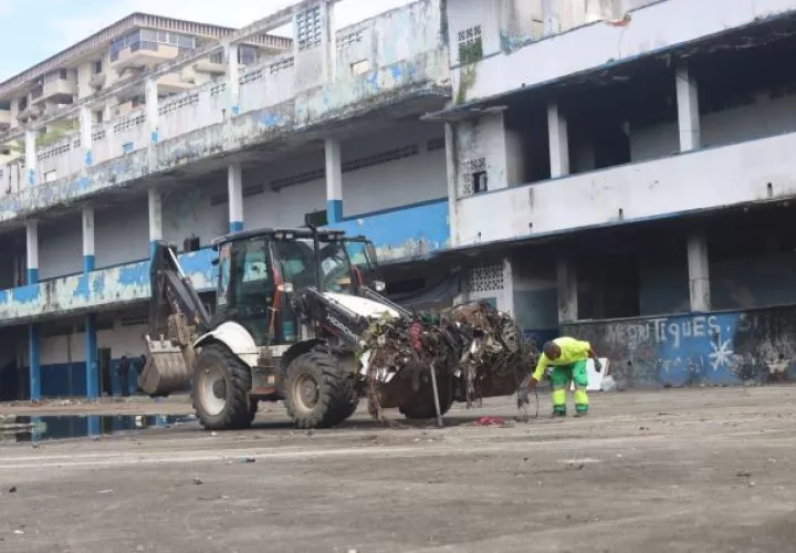 El proyecto  incluye la demolición de las actuales estructuras y la edificación de un área de administración, otra para dos salones de jardín de de infancia.